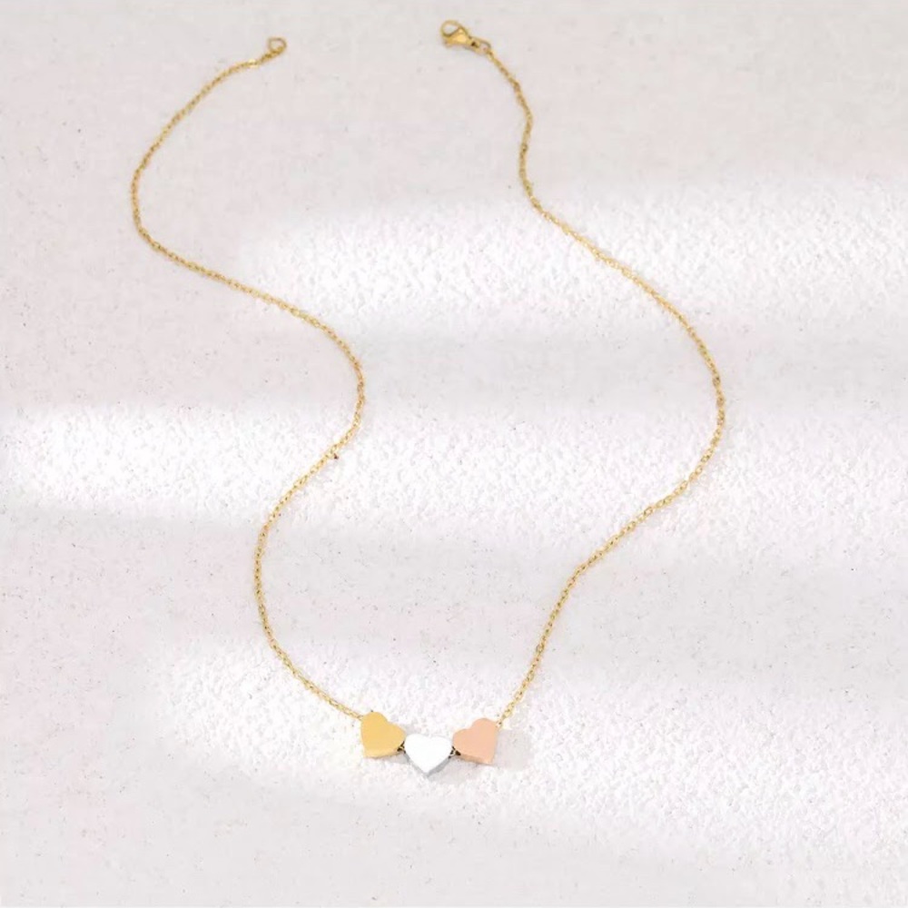 ⚜️𝟯𝟬%𝗢𝗙𝗙 𝗯𝘂𝗻𝗱𝗹𝗲𝘀 𝟯+⚜️ NEW 3 Hearts Stainless Steel Necklace - Picture 6 of 14